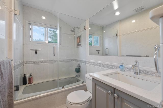 655 Hyman Avenue, Bay Shore, NY 11706