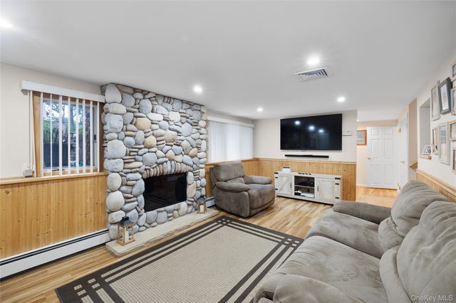 655 Hyman Avenue, Bay Shore, NY 11706