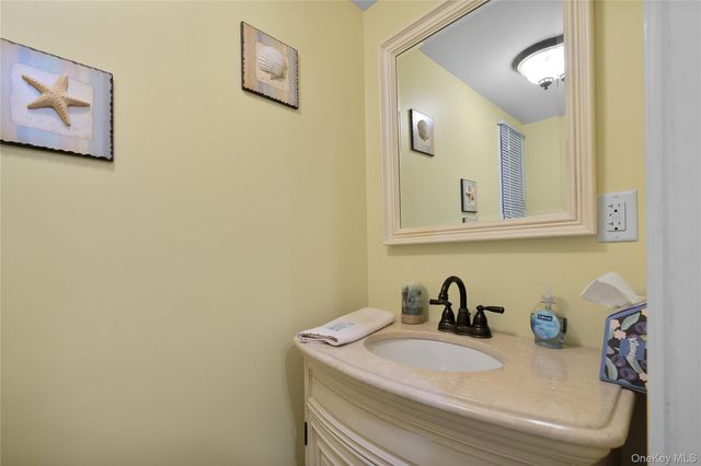 655 Hyman Avenue, Bay Shore, NY 11706