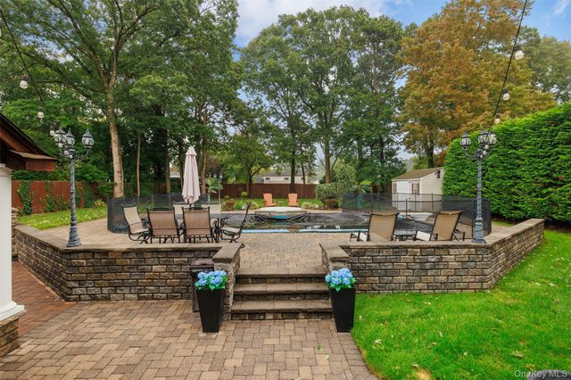 655 Hyman Avenue, Bay Shore, NY 11706