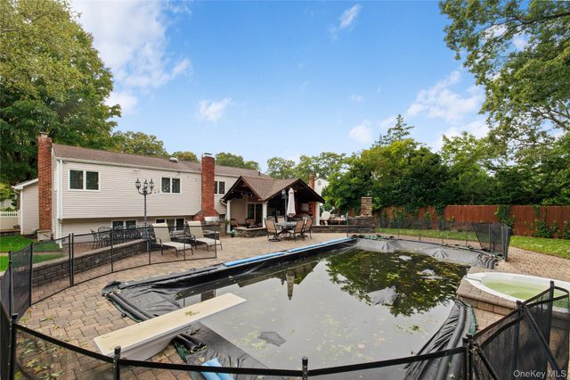 655 Hyman Avenue, Bay Shore, NY 11706