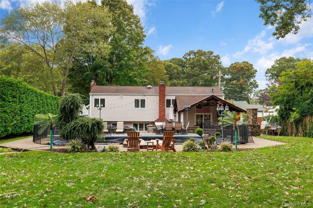 655 Hyman Avenue, Bay Shore, NY 11706