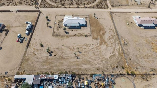 7536 Sunset Road, Phelan, CA 92371