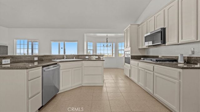 7536 Sunset Road, Phelan, CA 92371