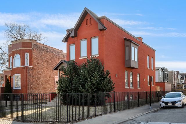 4234 S St Lawrence Avenue, Chicago, IL 60653