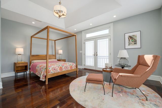 4234 S St Lawrence Avenue, Chicago, IL 60653