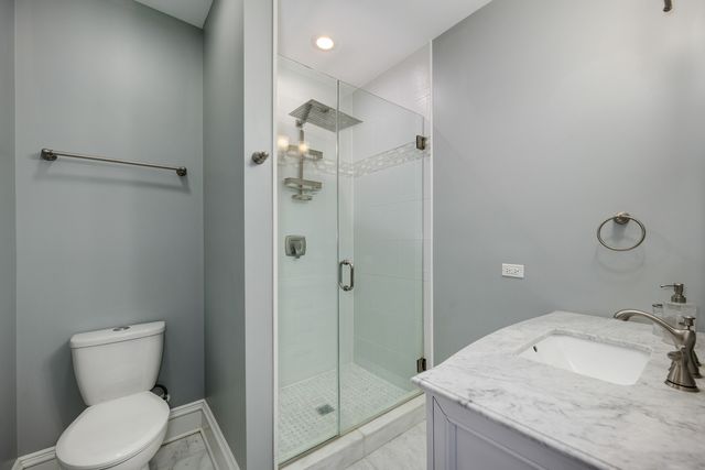 4234 S St Lawrence Avenue, Chicago, IL 60653