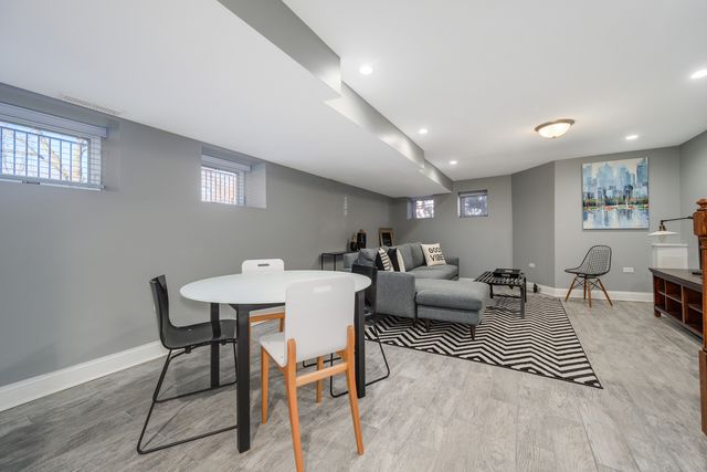 4234 S St Lawrence Avenue, Chicago, IL 60653