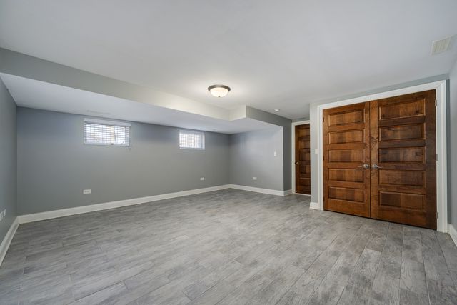 4234 S St Lawrence Avenue, Chicago, IL 60653