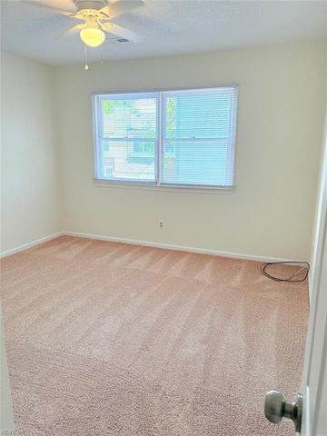 39 W Wainright DR, Poquoson, VA 23662