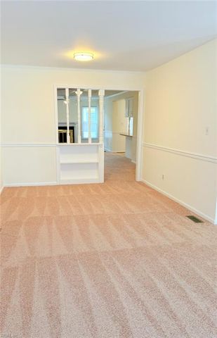 39 W Wainright DR, Poquoson, VA 23662
