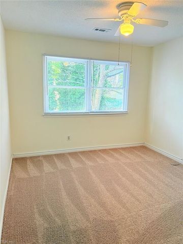 39 W Wainright DR, Poquoson, VA 23662