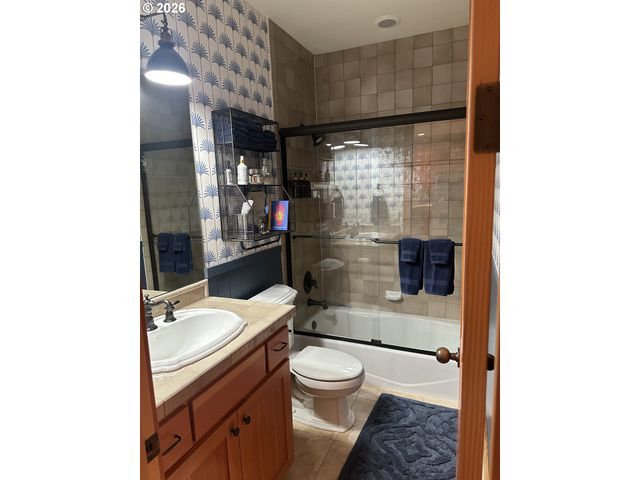 3912 SUNSET Blvd A202, Seaside, OR 97138