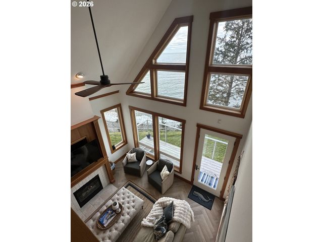3912 SUNSET Blvd A202, Seaside, OR 97138