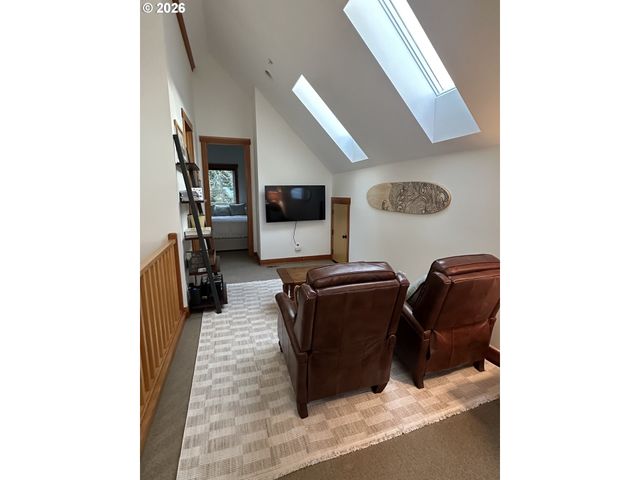 3912 SUNSET Blvd A202, Seaside, OR 97138