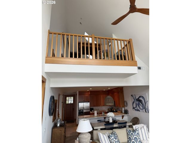 3912 SUNSET Blvd A202, Seaside, OR 97138