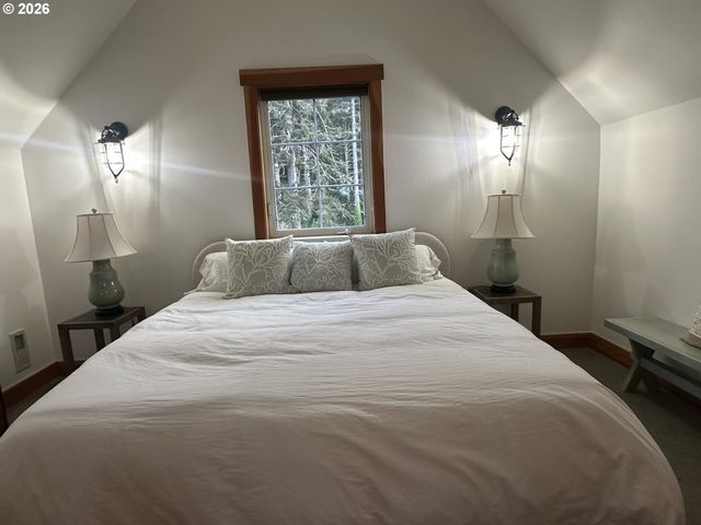 3912 SUNSET Blvd A202, Seaside, OR 97138