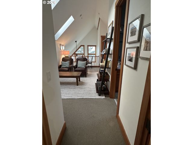 3912 SUNSET Blvd A202, Seaside, OR 97138