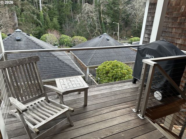 3912 SUNSET Blvd A202, Seaside, OR 97138