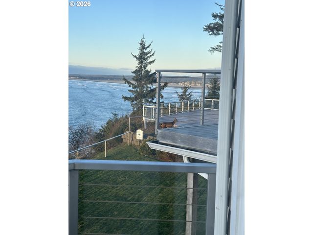 3912 SUNSET Blvd A202, Seaside, OR 97138