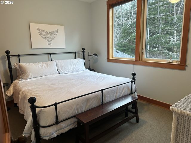 3912 SUNSET Blvd A202, Seaside, OR 97138