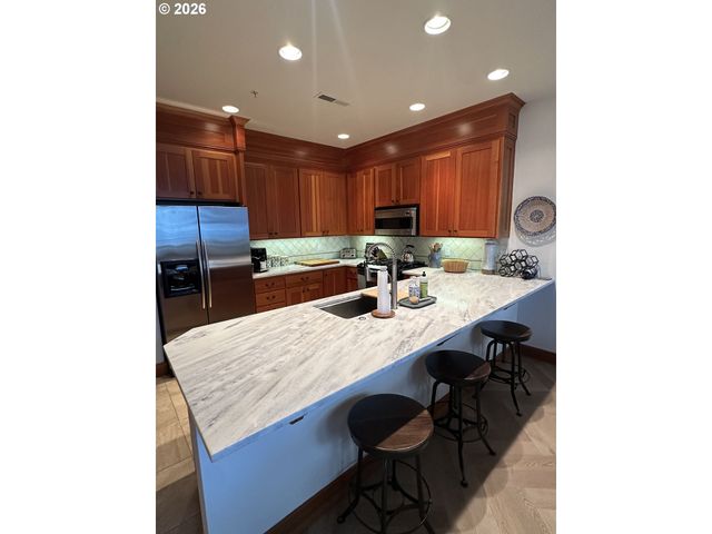 3912 SUNSET Blvd A202, Seaside, OR 97138