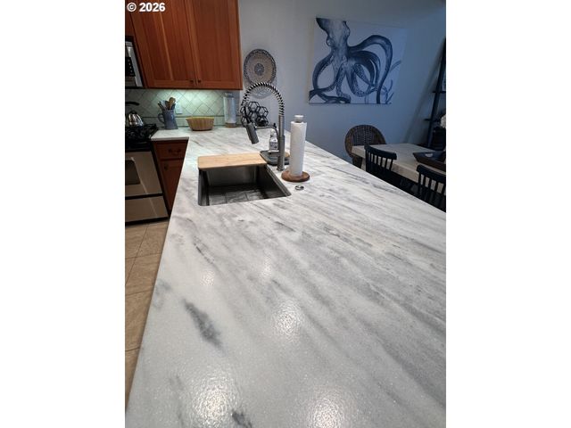 3912 SUNSET Blvd A202, Seaside, OR 97138