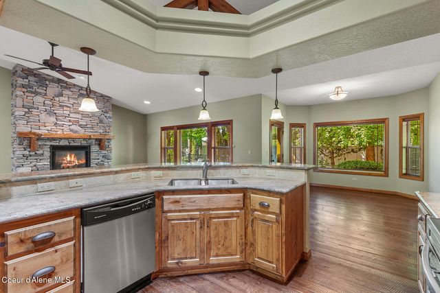 635 E Round Up Circle, Hayden, ID 83835