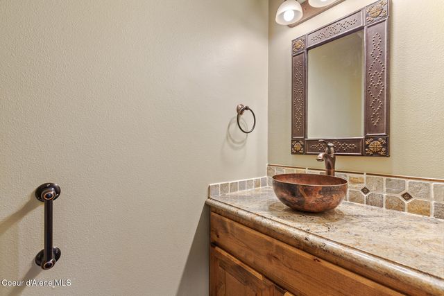 635 E Round Up Circle, Hayden, ID 83835
