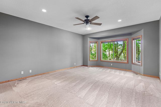 635 E Round Up Circle, Hayden, ID 83835