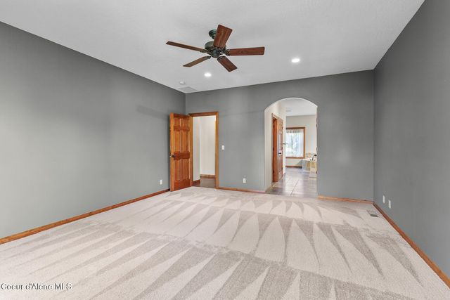 635 E Round Up Circle, Hayden, ID 83835