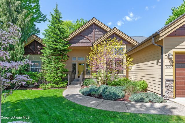 635 E Round Up Circle, Hayden, ID 83835
