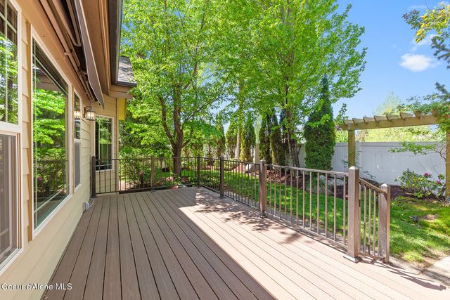 635 E Round Up Circle, Hayden, ID 83835