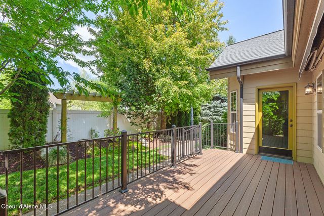 635 E Round Up Circle, Hayden, ID 83835