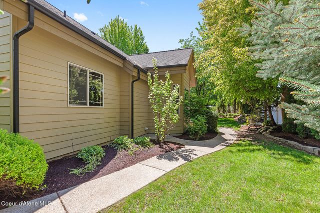 635 E Round Up Circle, Hayden, ID 83835