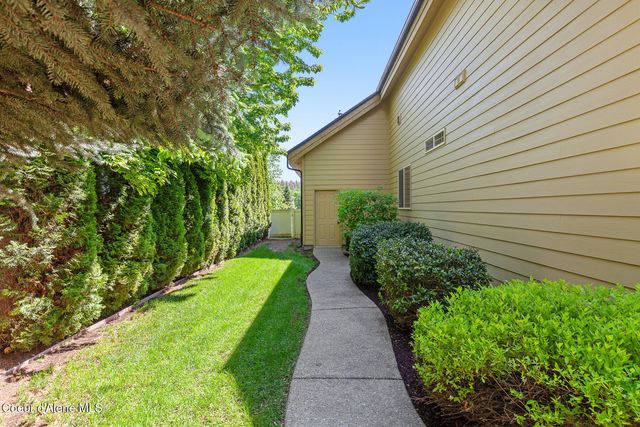 635 E Round Up Circle, Hayden, ID 83835