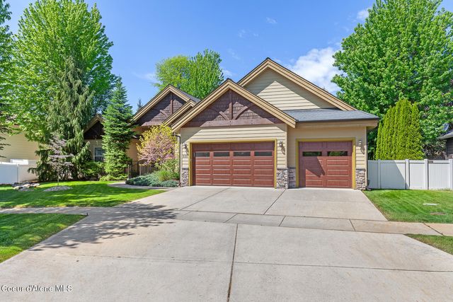 635 E Round Up Circle, Hayden, ID 83835