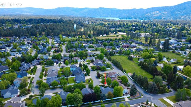 635 E Round Up Circle, Hayden, ID 83835