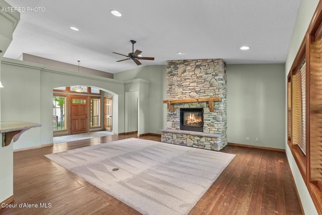 635 E Round Up Circle, Hayden, ID 83835