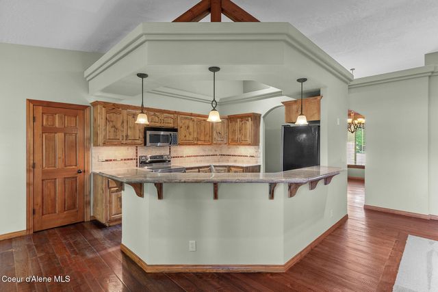 635 E Round Up Circle, Hayden, ID 83835