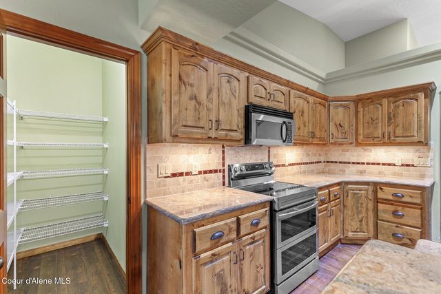 635 E Round Up Circle, Hayden, ID 83835