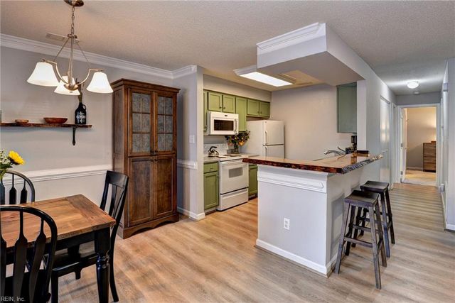 1301 Queens Xing XING, Williamsburg, VA 23185