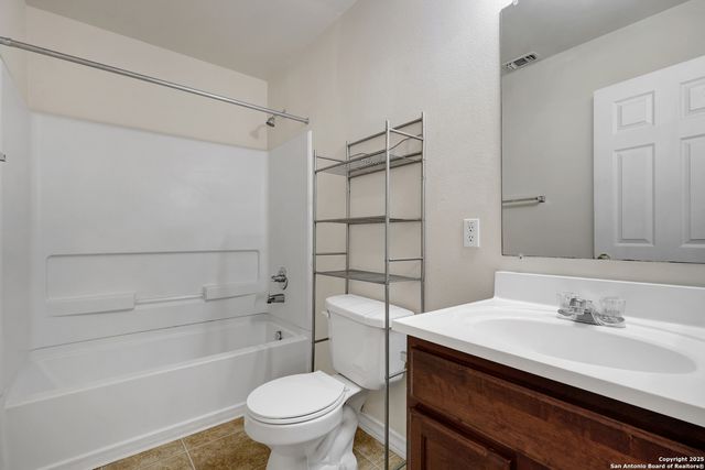 7823 Kingsbury Wood Unit 4, San Antonio, TX 78240