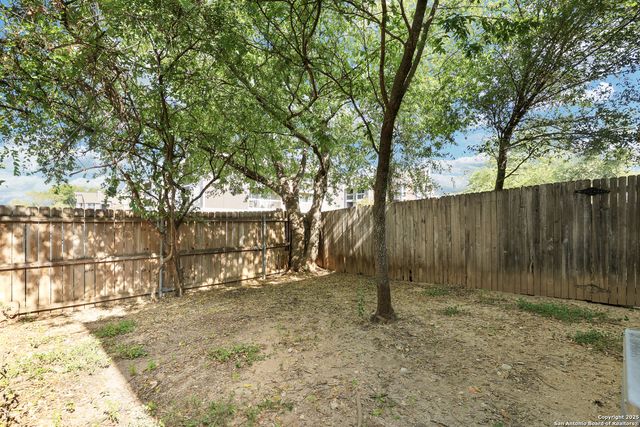 7823 Kingsbury Wood Unit 4, San Antonio, TX 78240