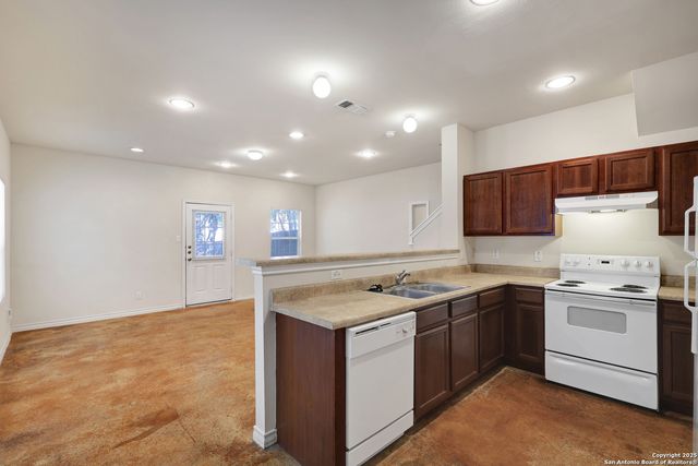 7823 Kingsbury Wood Unit 4, San Antonio, TX 78240