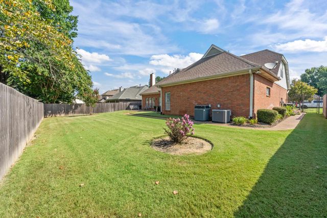 6739 STONETRACE DR, Bartlett, TN 38135