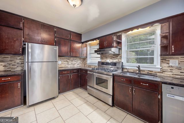 1700 N Dixon Drive, Columbus, GA 31906