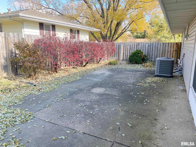 1829 W DAYTONA Drive, Peoria, IL 61614