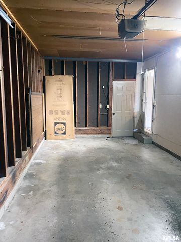 1829 W DAYTONA Drive, Peoria, IL 61614