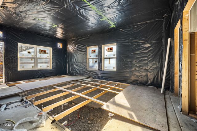 613 Country Oaks Drive, Pigeon Forge, TN 37863